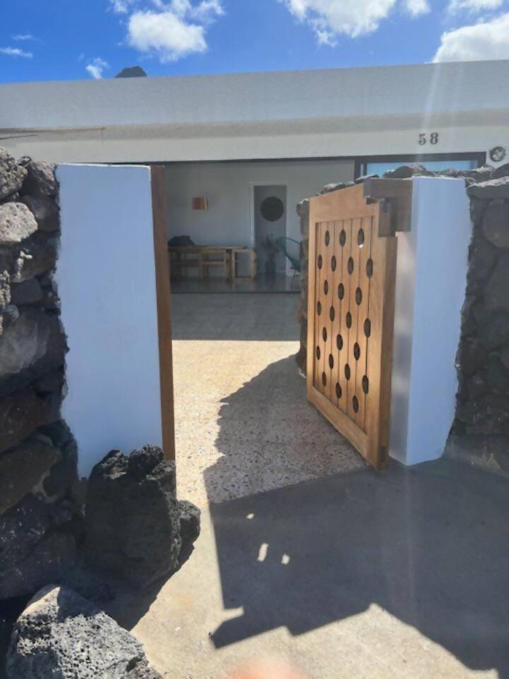 Lanzarote Famara Beach Bungalow Extérieur photo