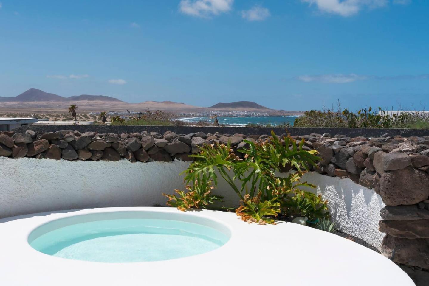 Lanzarote Famara Beach Bungalow Extérieur photo