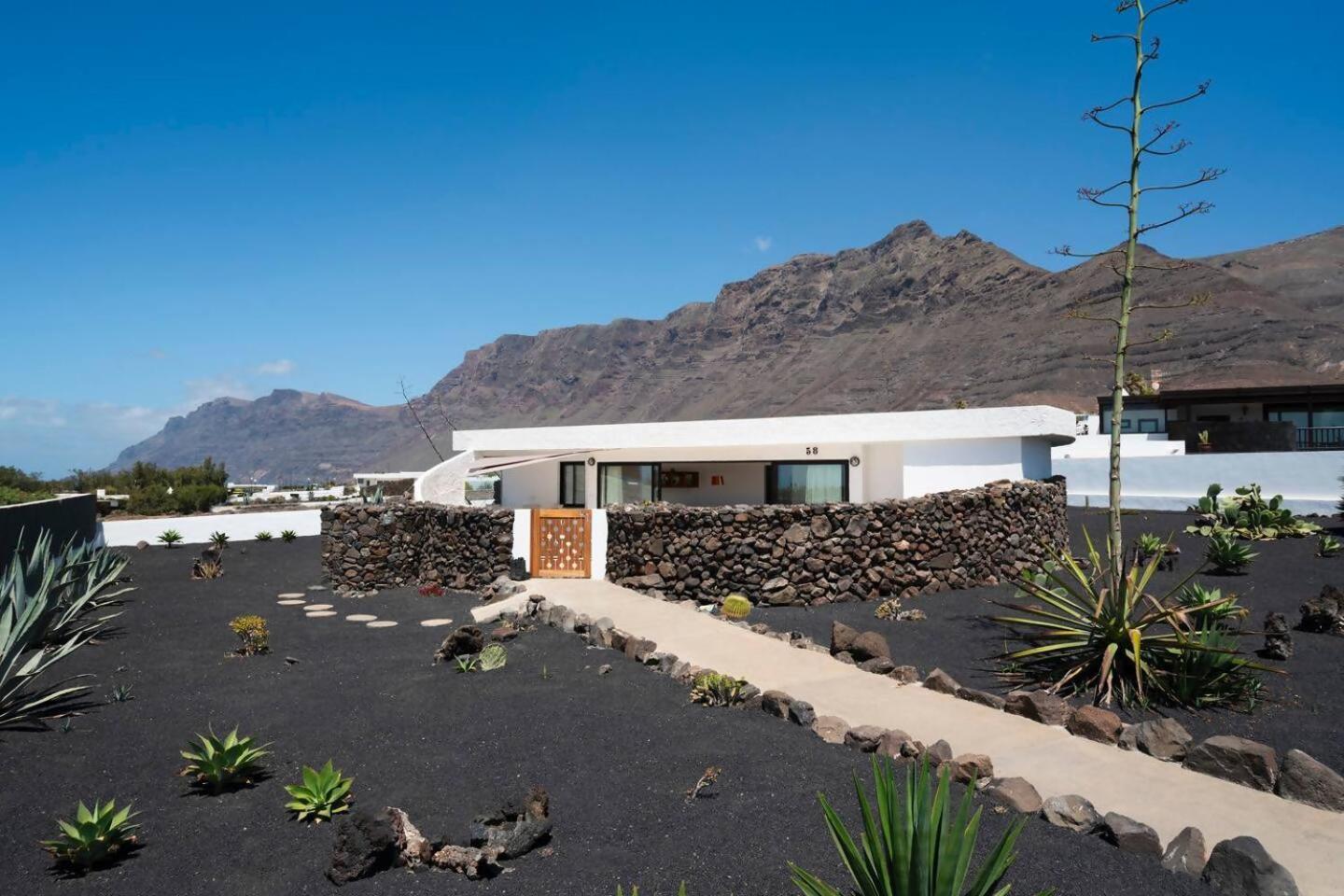 Lanzarote Famara Beach Bungalow Extérieur photo