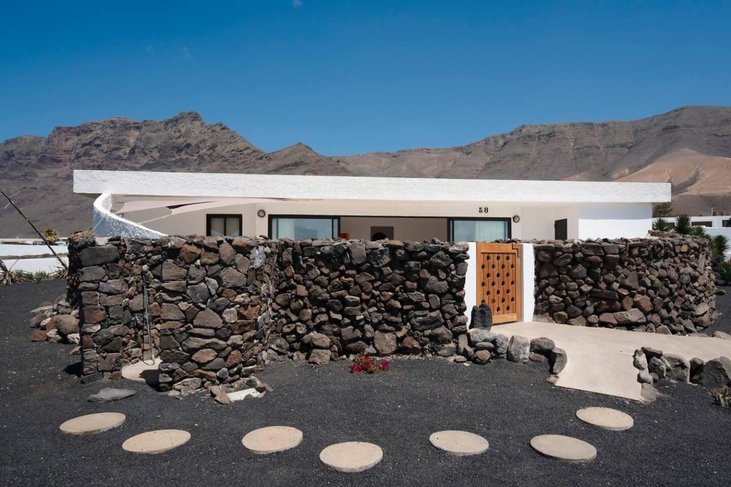 Lanzarote Famara Beach Bungalow Extérieur photo