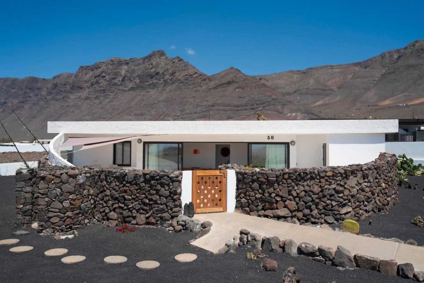 Lanzarote Famara Beach Bungalow Extérieur photo
